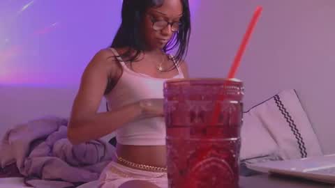 uniqecho online show from 03/18/26, 12:58