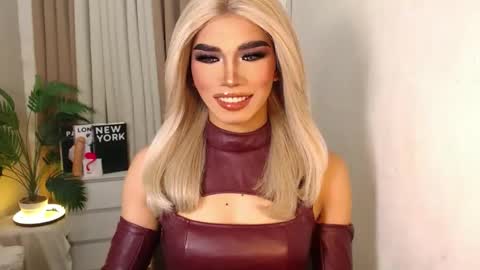 Miss Andrea online show from 11/25/25, 07:14