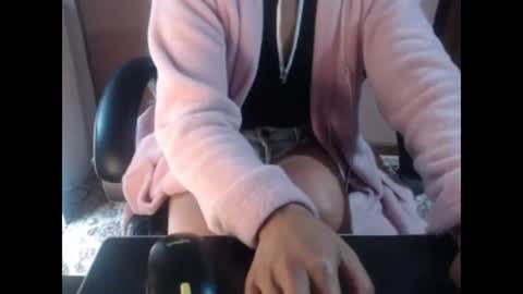 Snapshot of unlimitedloving chatting on 11/15/25, 02:31 unlimitedloving online show from 11/15/25, 02:31