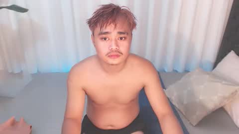 Snapshot of unloadedcumxxx chatting on 09/30/25, 07:13 Miss online show from 09/30/25, 07:13