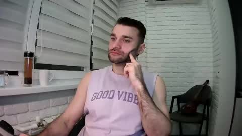 Snapshot of unnknow2024 chatting on 04/08/26, 06:19 SlavaVibes online show from 04/08/26, 06:19