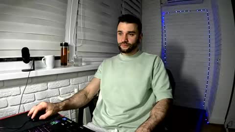 Snapshot of unnknow2024 chatting on 04/17/26, 06:55 SlavaVibes online show from 04/17/26, 06:55