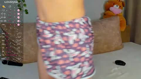 Snapshot of unrealsexy chatting on 10/04/25, 06:39 Sofie Ross online show from 10/04/25, 06:39