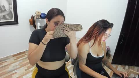 Snapshot of until_wet chatting on 01/23/25, 11:47 Kary and jhoa online show from 01/23/25, 11:47