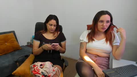 Snapshot of until_wet chatting on 02/15/25, 07:06 Kary and jhoa online show from 02/15/25, 07:06