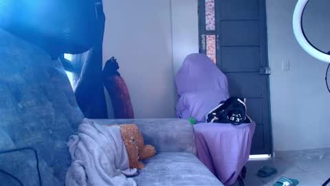 Snapshot of unu_nai chatting on 11/16/25, 07:52 new INSTA online show from 11/16/25, 07:52