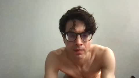 Snapshot of upsetboy chatting on 09/16/25, 04:52 deaf mute boy online show from 09/16/25, 04:52