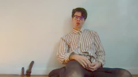 Snapshot of upsetboy chatting on 10/26/25, 06:58 deaf mute boy online show from 10/26/25, 06:58