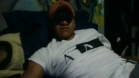 Snapshot of ur855224 chatting on 09/16/25, 11:00 EL CAMA online show from 09/16/25, 11:00