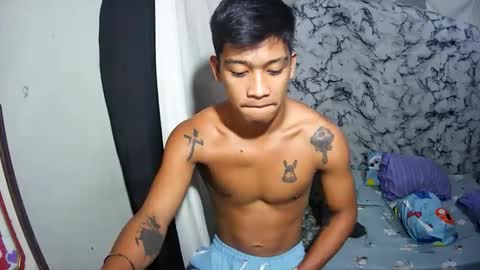 Snapshot of ur_asianpinoy chatting on 11/12/25, 03:45 ur_asianpinoy online show from 11/12/25, 03:45