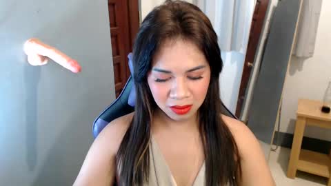 Snapshot of ur_cutiesthotasianxx chatting on 01/05/25, 03:22 Vee online show from 01/05/25, 03:22