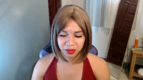 Snapshot of ur_cutiesthotasianxx chatting on 01/27/25, 06:20 Vee online show from 01/27/25, 06:20