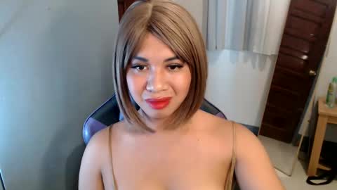 Snapshot of ur_cutiesthotasianxx chatting on 01/30/25, 10:08 Vee online show from 01/30/25, 10:08