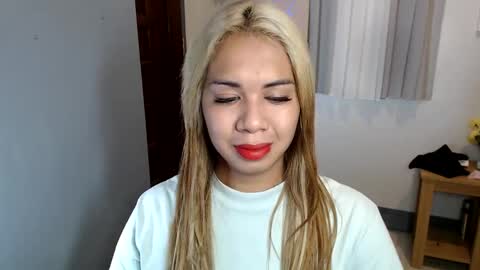 Snapshot of ur_cutiesthotasianxx chatting on 02/02/25, 06:48 Vee online show from 02/02/25, 06:48