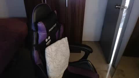 Vee online show from 02/01/26, 03:16