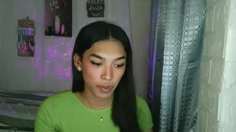 Snapshot of ur_dazzlingmorenaxx chatting on 11/20/25, 02:12 ur_dazzlingmorenaxx online show from 11/20/25, 02:12