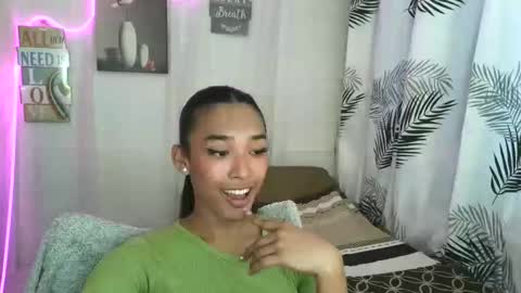 ur_dazzlingmorenaxx online show from 05/18/26, 04:07