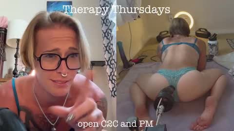 Snapshot of ur_goddess_daylee chatting on 12/18/25, 10:16 Goddess online show from 12/18/25, 10:16