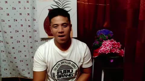 Snapshot of ur_pinoydave chatting on 12/26/24, 10:48 Dave online show from 12/26/24, 10:48