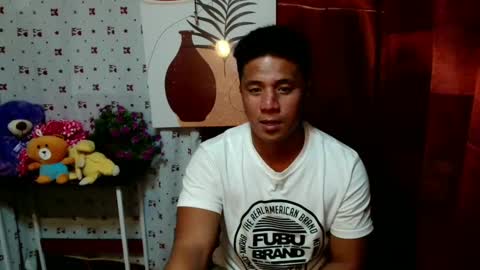 Snapshot of ur_pinoydave chatting on 01/13/25, 10:47 Dave online show from 01/13/25, 10:47