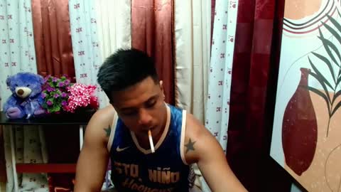 Snapshot of ur_pinoydave chatting on 03/05/25, 10:43 Dave online show from 03/05/25, 10:43