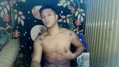 Snapshot of ur_pinoydave chatting on 12/15/25, 11:42 Dave online show from 12/15/25, 11:42