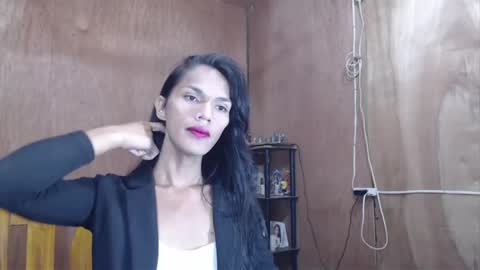 Snapshot of ur_prescious_xxx chatting on 05/15/26, 12:23 Ur Lovely Pricious online show from 05/15/26, 12:23