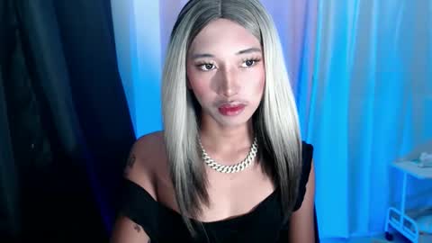 Snapshot of ur_sexyllie chatting on 11/09/25, 03:10 Ellie online show from 11/09/25, 03:10