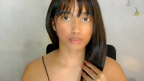 Ellie online show from 04/12/26, 06:57