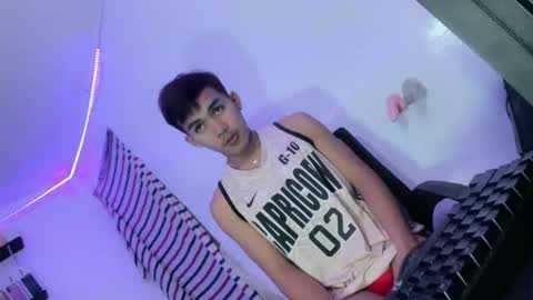 ur_shan21 online show from 05/19/26, 06:58