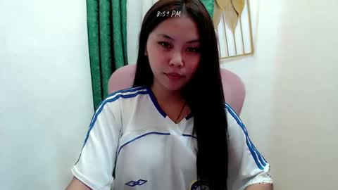 ur_small_girl online show from 11/14/25, 12:59