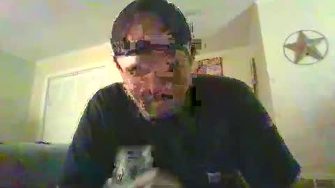 Snapshot of ur_zaddy4now chatting on 01/08/25, 05:05 ur_zaddy4now online show from 01/08/25, 05:05