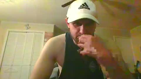 Snapshot of ur_zaddy4now chatting on 01/28/25, 03:47 ur_zaddy4now online show from 01/28/25, 03:47