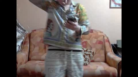 Snapshot of uraganbate chatting on 02/16/26, 06:15 Alex online show from 02/16/26, 06:15