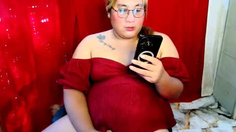 pretitit micole online show from 12/17/25, 12:16