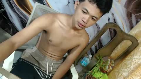 Snapshot of urasian_bbboyxxx chatting on 07/13/26, 10:56 urasian_bbboyxxx online show from 07/13/26, 10:56