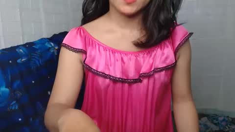 Snapshot of urasian_dreamgirl69 chatting on 11/10/25, 04:55 bela online show from 11/10/25, 04:55