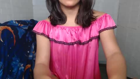 Snapshot of urasian_dreamgirl69 chatting on 12/04/25, 12:20 bela online show from 12/04/25, 12:20