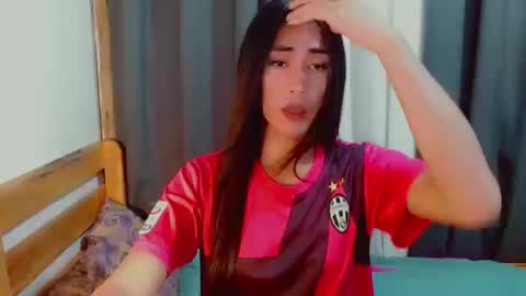 Snapshot of urasian_eya chatting on 12/17/25, 12:55 urasian_eya online show from 12/17/25, 12:55