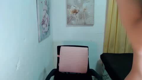 Snapshot of urasian_john20 chatting on 11/20/25, 08:47 urasian_john20 online show from 11/20/25, 08:47