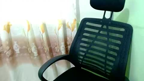 Snapshot of urasian_joy chatting on 10/24/25, 08:11 urasian_joy online show from 10/24/25, 08:11