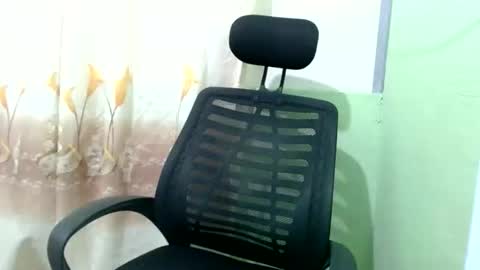 Snapshot of urasian_joy chatting on 11/03/25, 08:37 urasian_joy online show from 11/03/25, 08:37