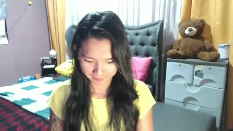 NEWRA  ALLISON online show from 04/20/26, 01:30