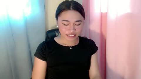 Snapshot of urasian_pinayxxx chatting on 05/25/26, 12:38 Alvie online show from 05/25/26, 12:38