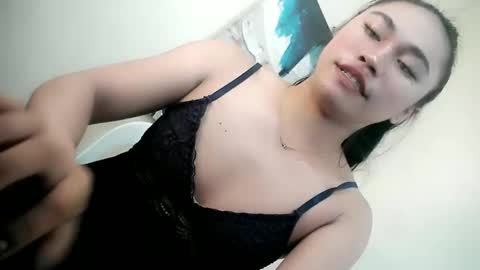 Snapshot of urasian_pinayxxx chatting on 05/26/26, 11:45 Alvie online show from 05/26/26, 11:45