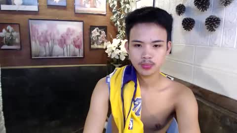 Snapshot of urasiancumboix2 chatting on 10/10/25, 04:39 urasiancumboix2 online show from 10/10/25, 04:39