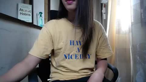 Snapshot of urasiantserika chatting on 12/18/24, 02:21 Erika online show from 12/18/24, 02:21