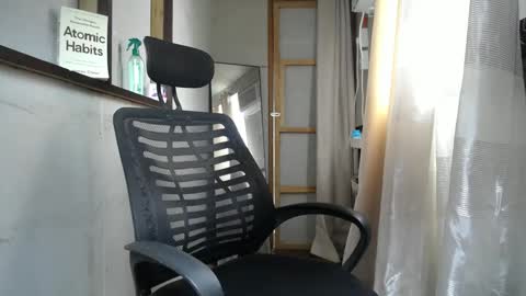 Snapshot of urasiantserika chatting on 12/28/24, 02:33 Erika online show from 12/28/24, 02:33