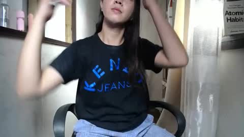 Snapshot of urasiantserika chatting on 01/27/25, 02:20 Erika online show from 01/27/25, 02:20