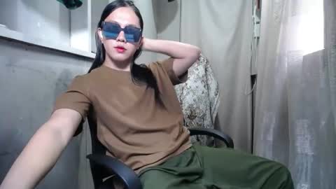 Snapshot of urasiantserika chatting on 10/18/25, 08:04 Erika online show from 10/18/25, 08:04